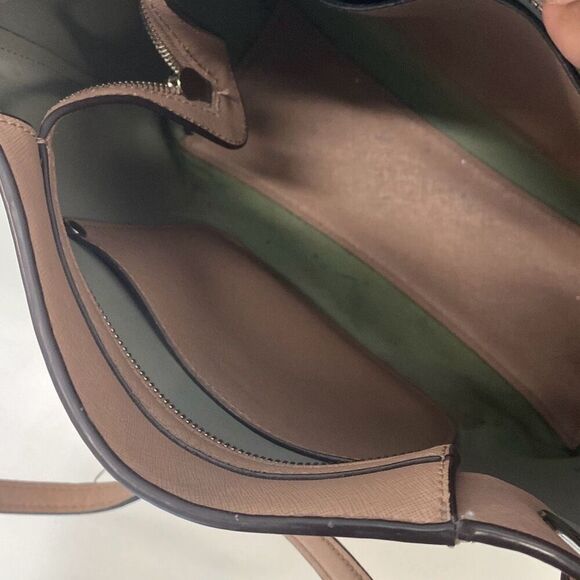 Michael Kors Walsh Bag - Picture 5 of 8